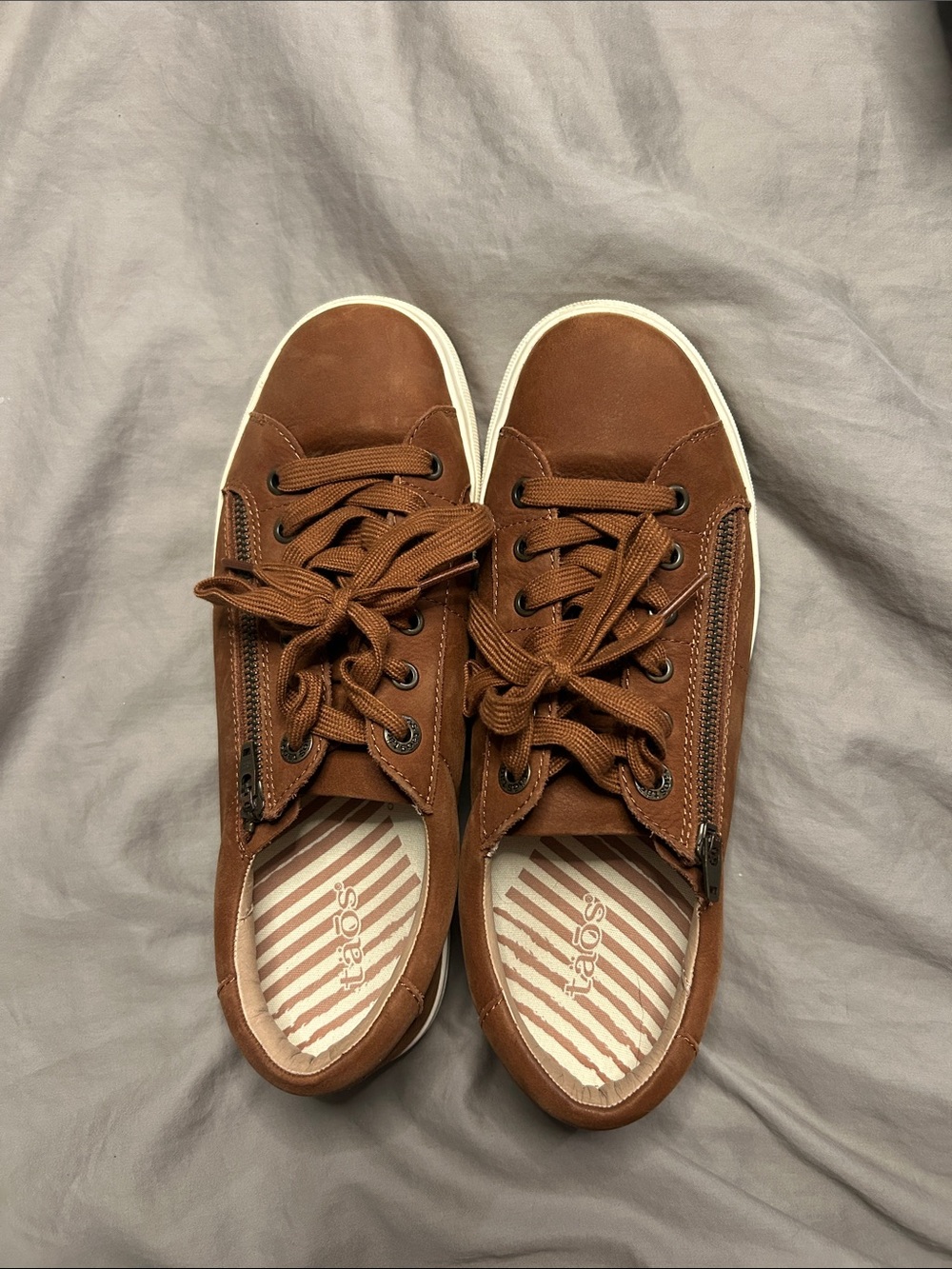 Taos Footwear Brown Lace-Up Low-Top Sneakers with Side Zipper
